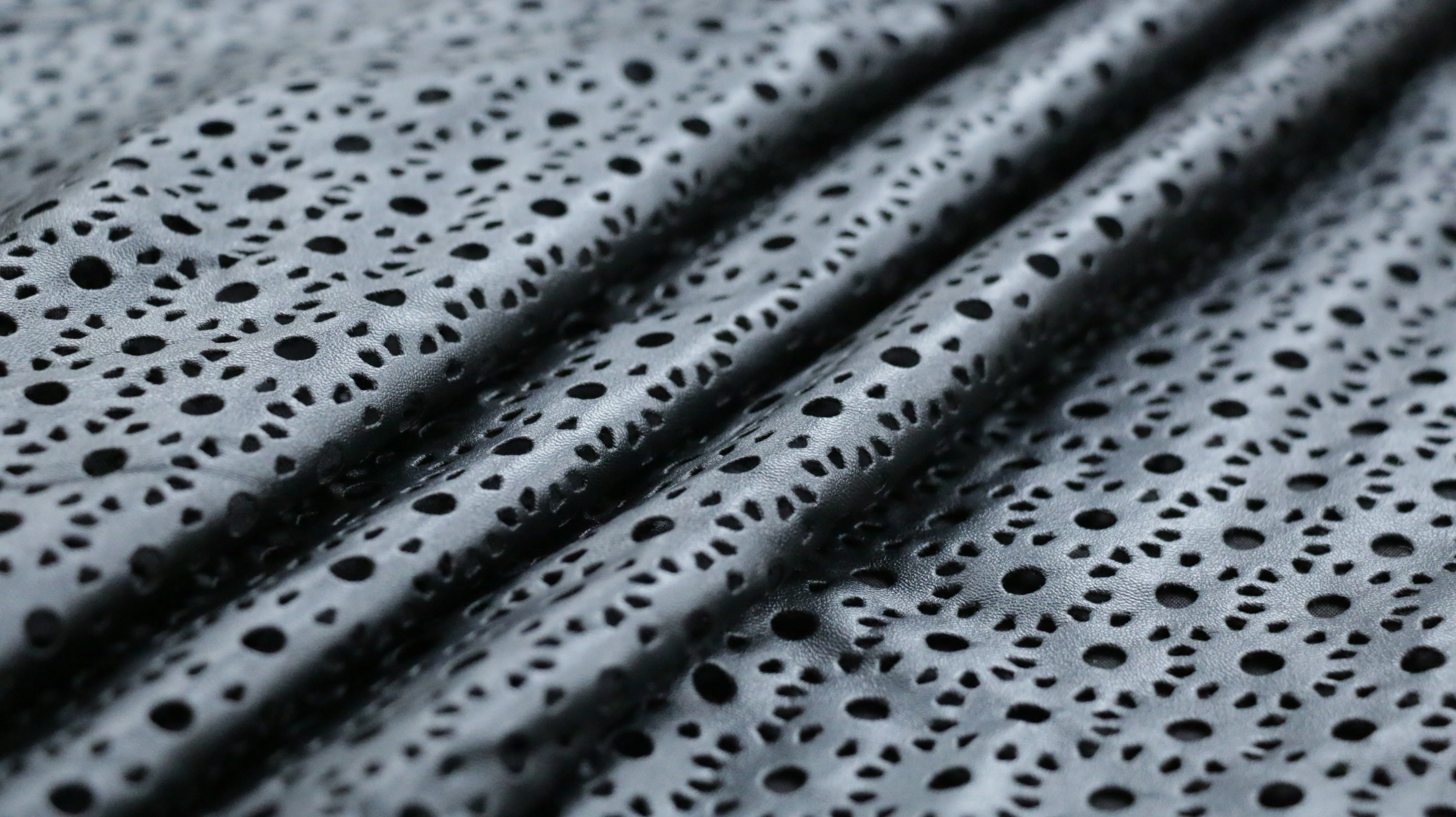 REMNANT 0.60m x 1.50m - LEATHERETTE FABRIC - Lace Style