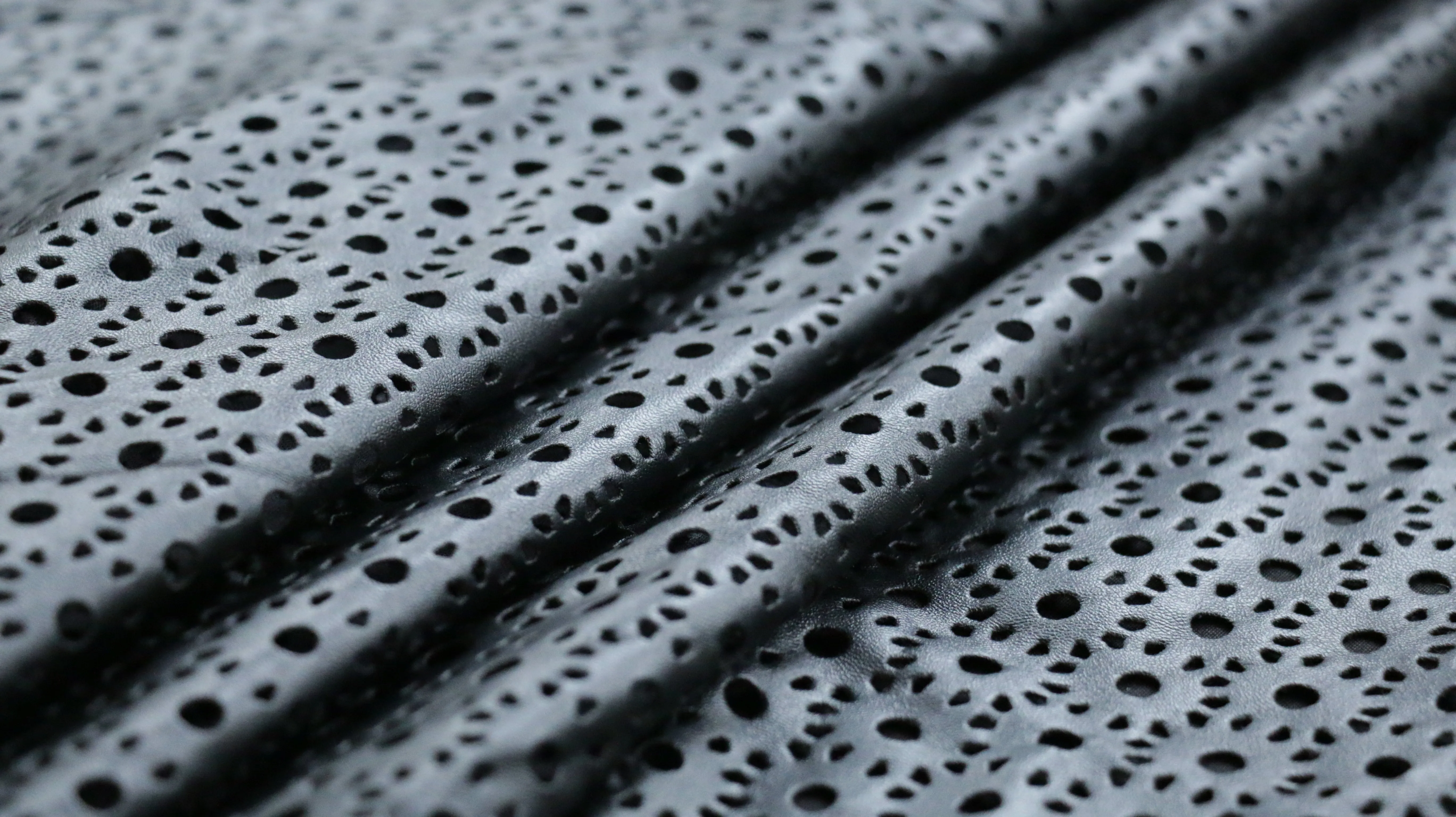 REMNANT 0.60m x 1.50m - LEATHERETTE FABRIC - Lace Style
