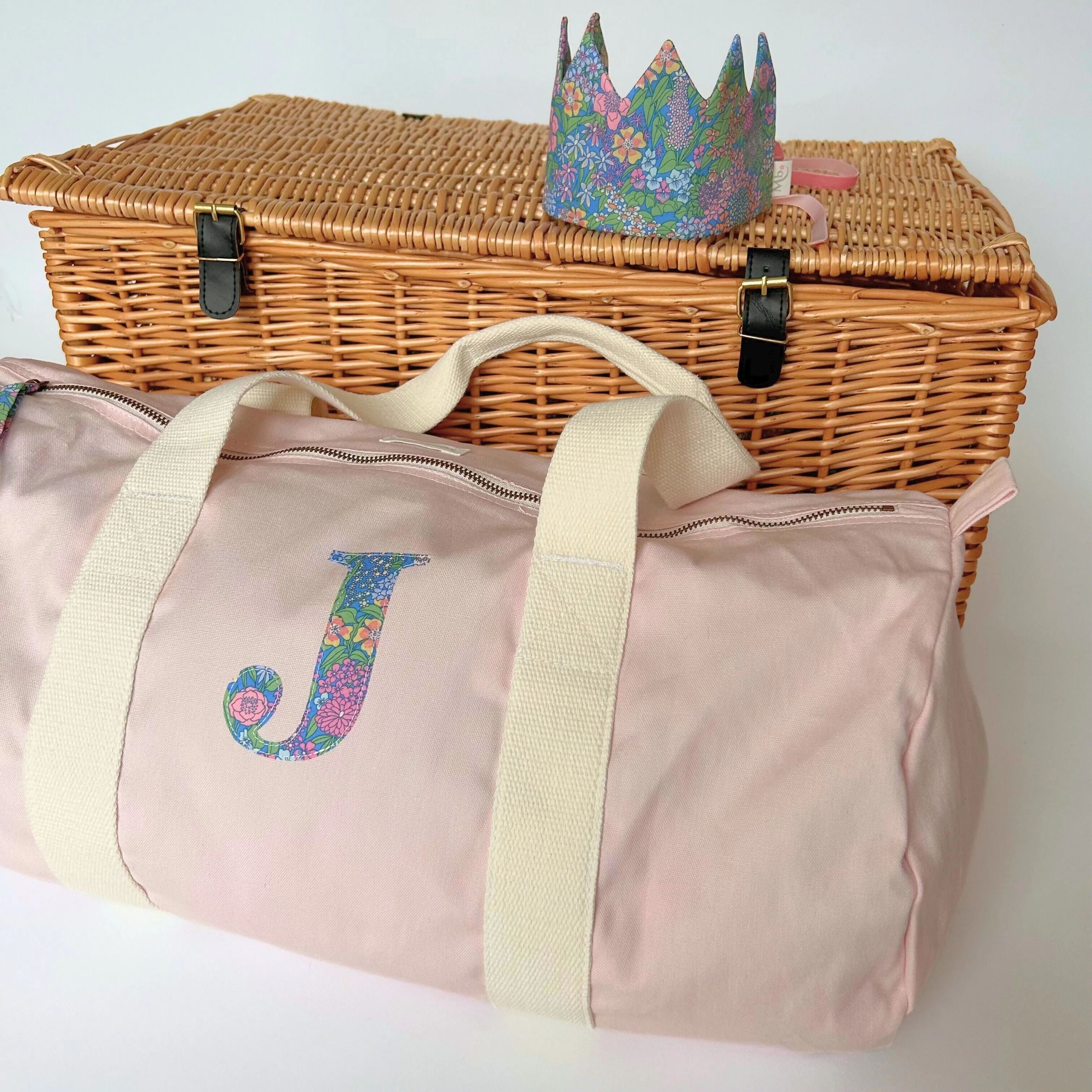 Single initial barrel bag