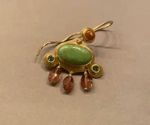 SINGLE UNIQUE EARRING - 18k gold