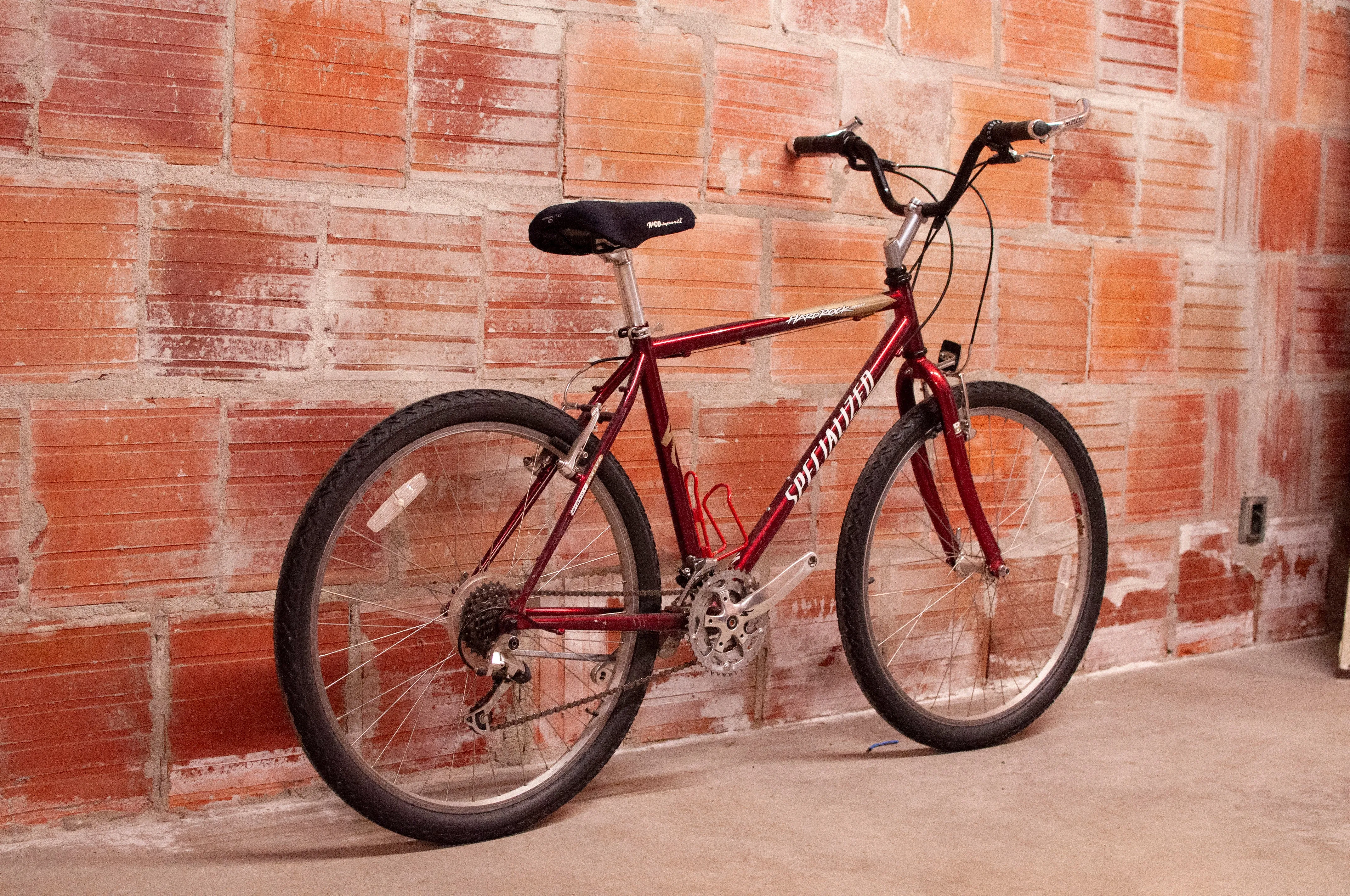 Specialized Hardrock Sport, Upright Rigid MTB, Red & Gold, 19”/49cm/Small