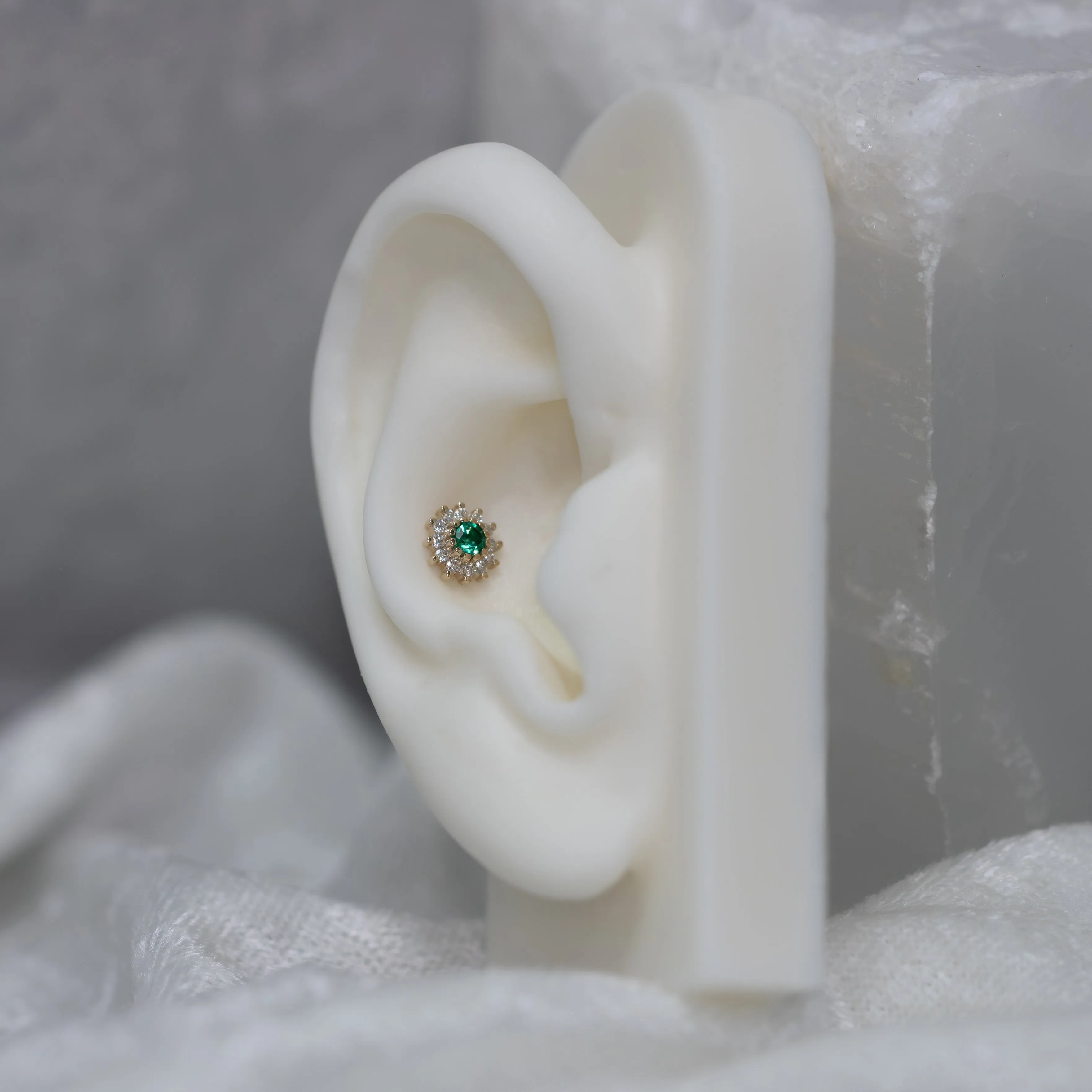 The Rose with Emerald & Diamonds 18g/16g Threaded End