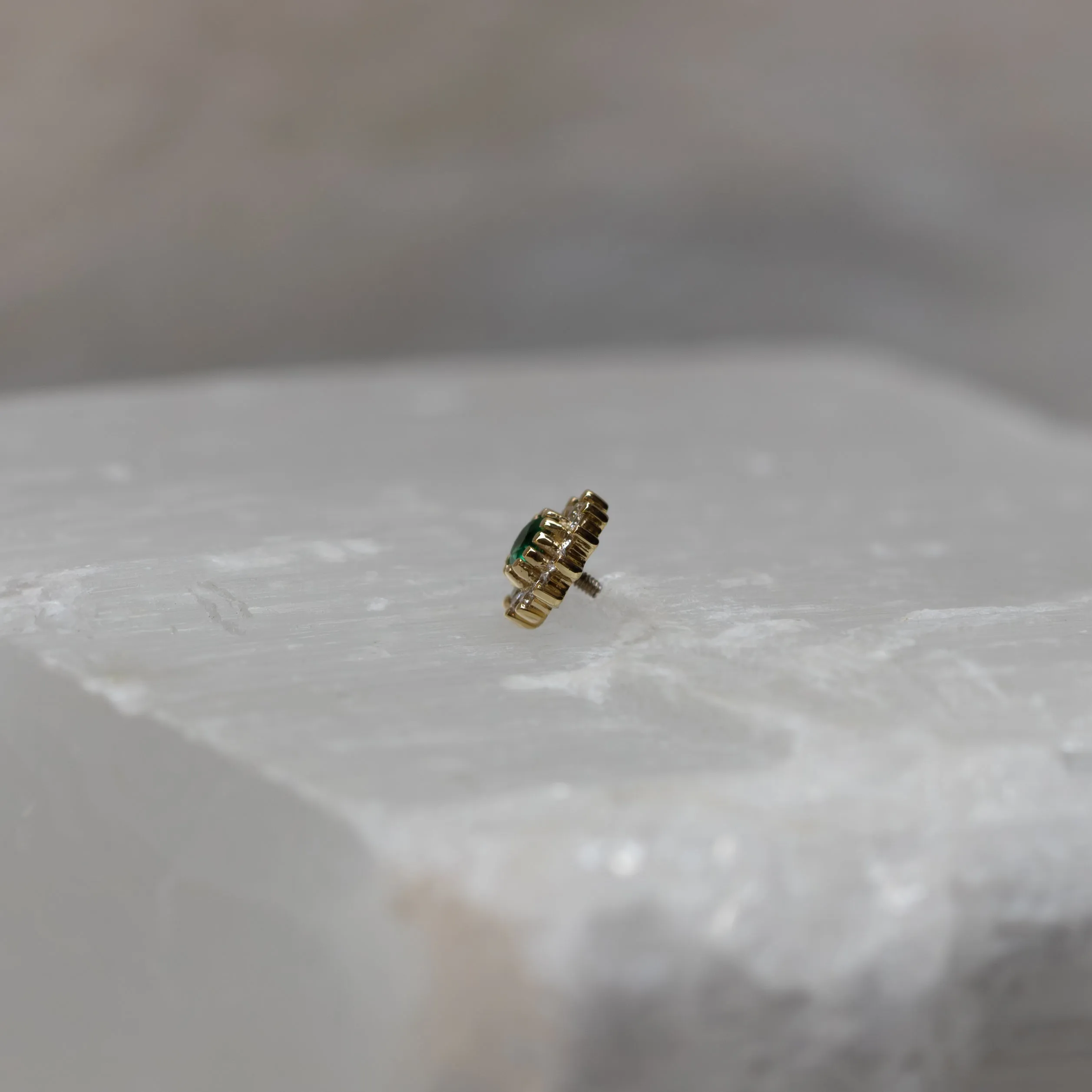 The Rose with Emerald & Diamonds 18g/16g Threaded End