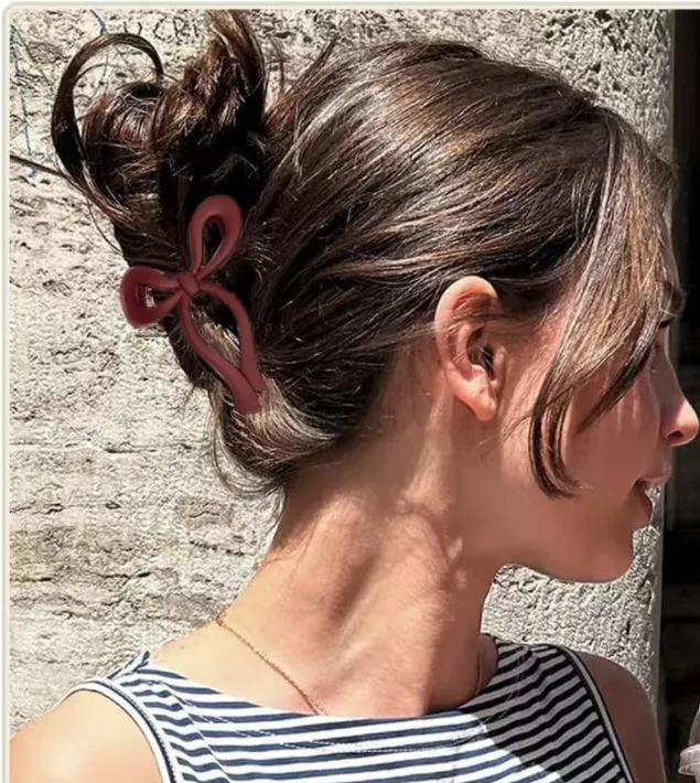Trendy Bow Claw Clip