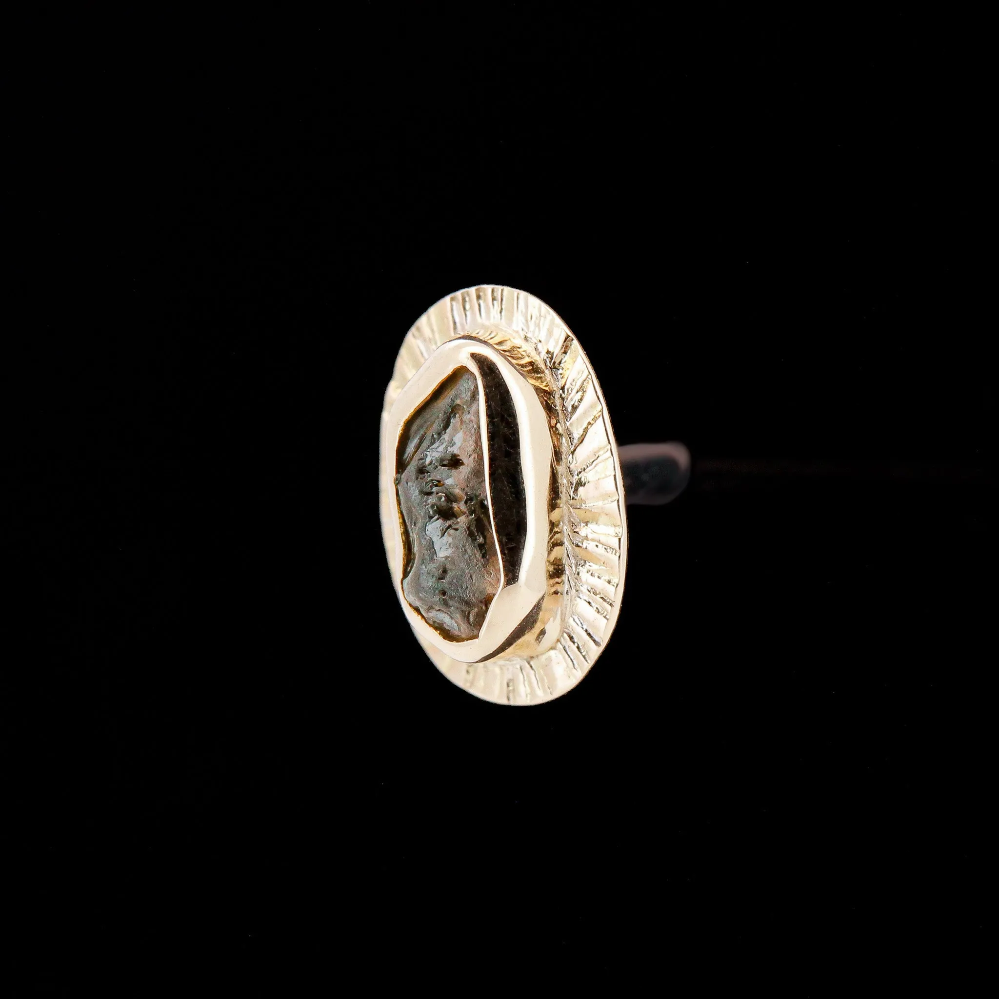 Uncut Rough Songea Sapphire in 14kt Yellow Gold Oval Sunrise - 14ga Threaded end