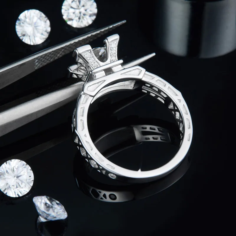 Unique 1ct Round Cut Moissanite Ring