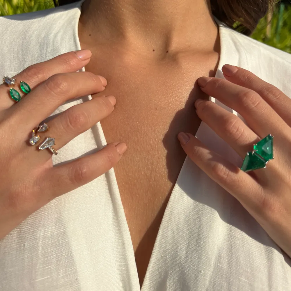 Unique Emerald Trapezoids ring