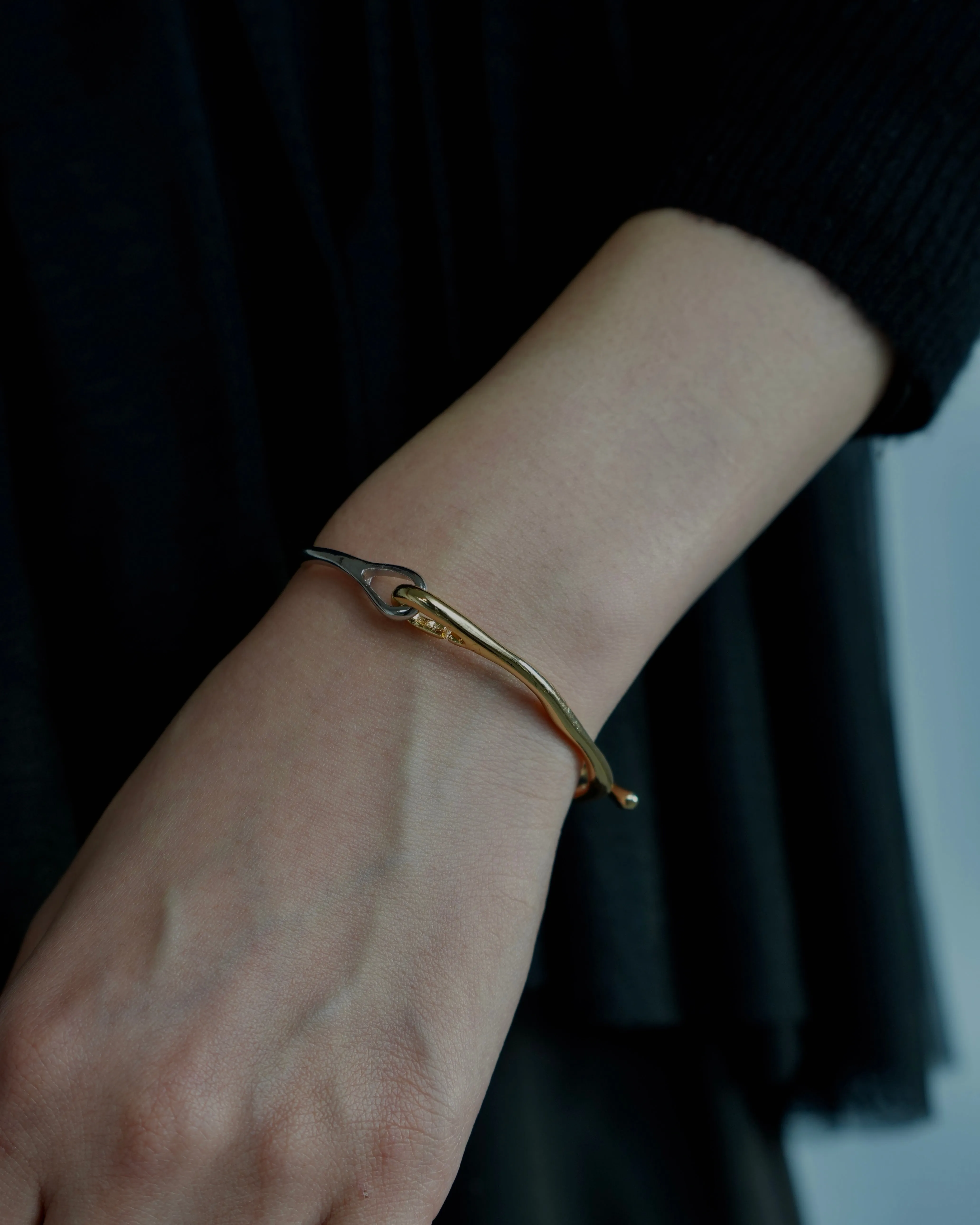 unique hook bangle