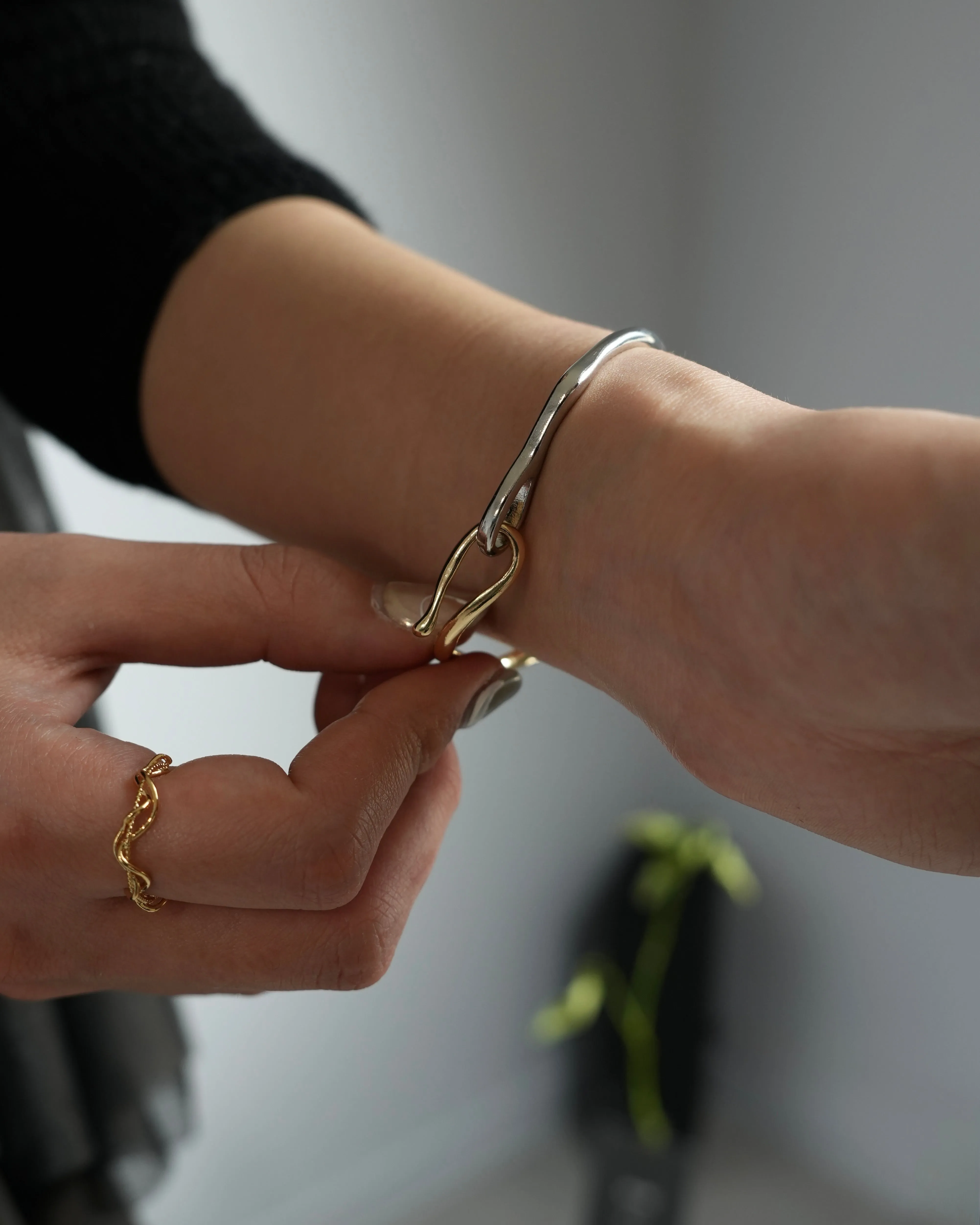 unique hook bangle