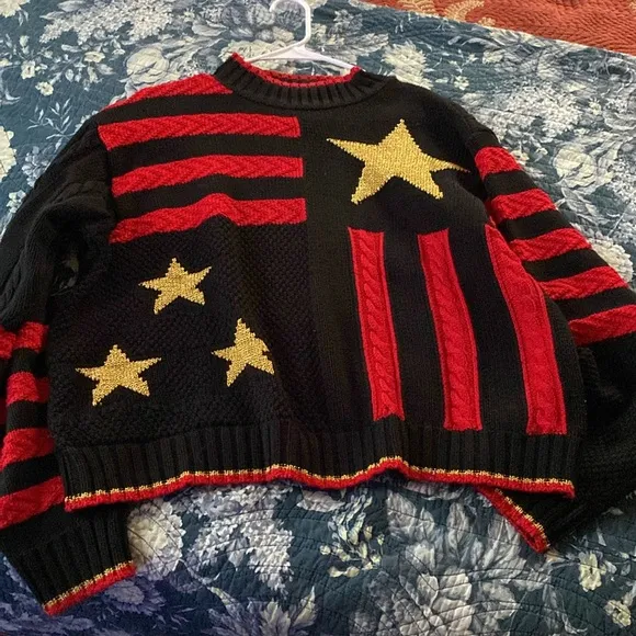 Vintage Liz wear 98% cotton kni sweater with gold stars and fun red stripes