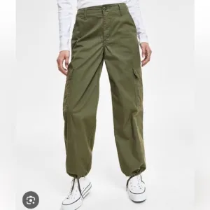 Women’s Levi’s ‘94 Baggy Cargo Pants Olive Green Size 30