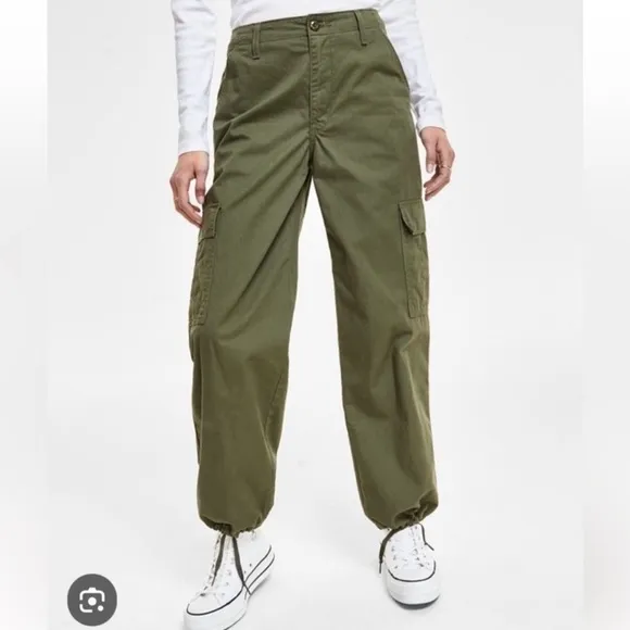 Women’s Levi’s ‘94 Baggy Cargo Pants Olive Green Size 30