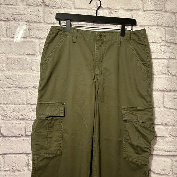 Women’s Levi’s ‘94 Baggy Cargo Pants Olive Green Size 30