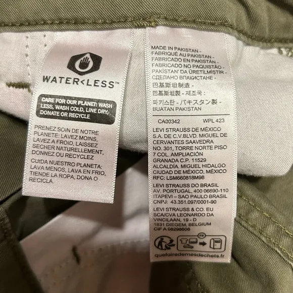 Women’s Levi’s ‘94 Baggy Cargo Pants Olive Green Size 30