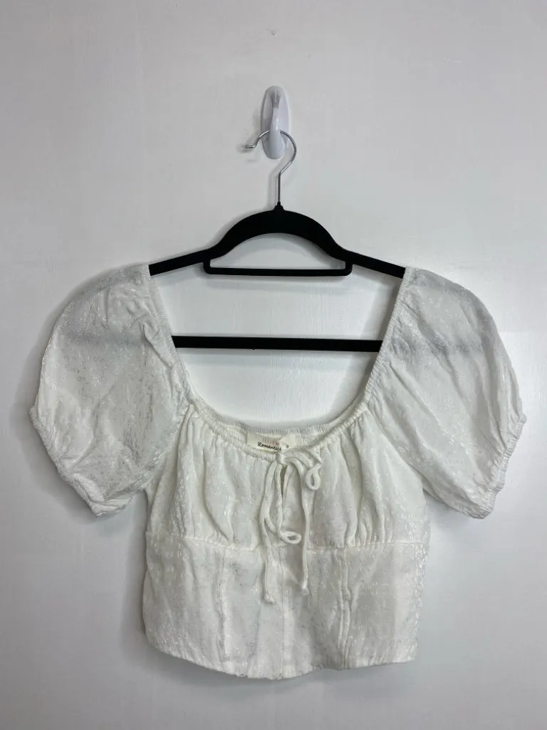 Womens Size Sm Misses White Urban Romantics Tops